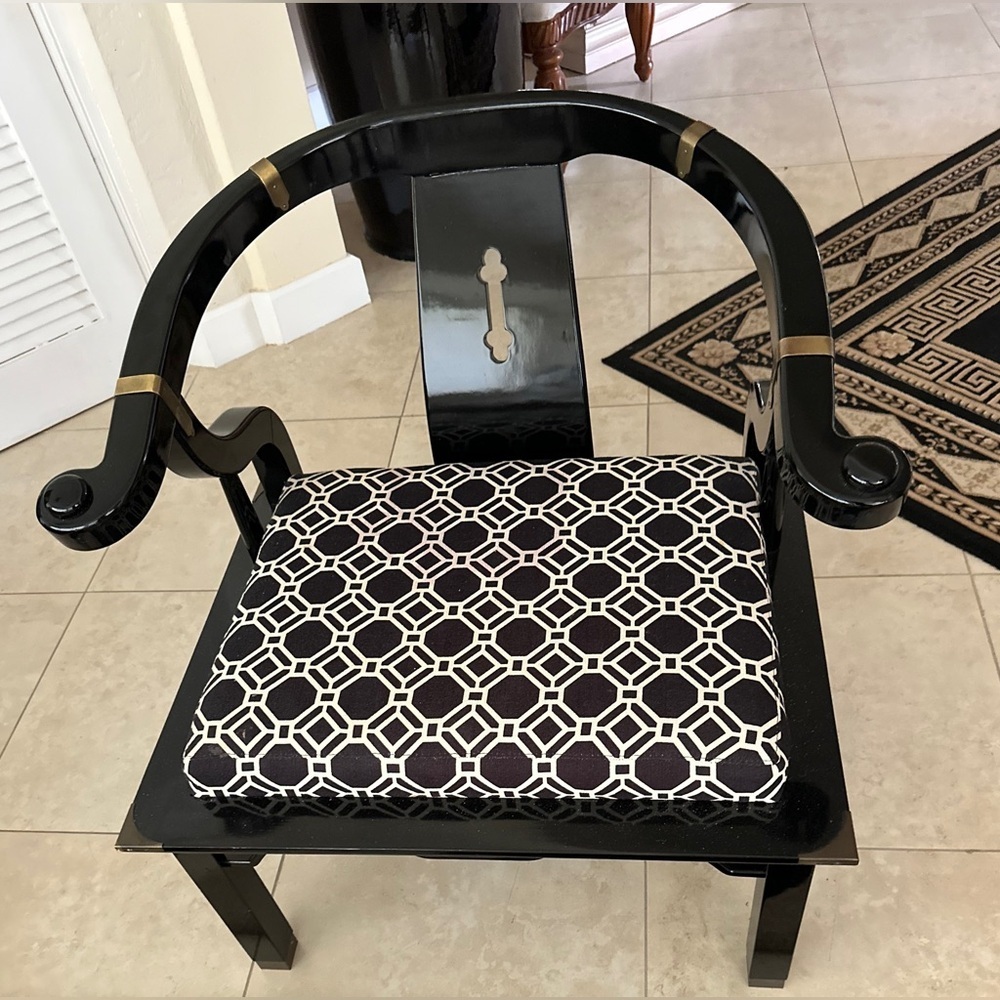 Vintage Black Lacquered Chinoiserie Chairs - James Mont Style LOCAL PICK UP ONLY - Picture 2 of 6